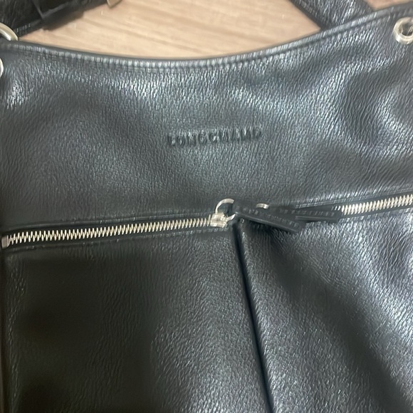 Almost brand new Longchamp messenger bag. - Picture 3 of 5